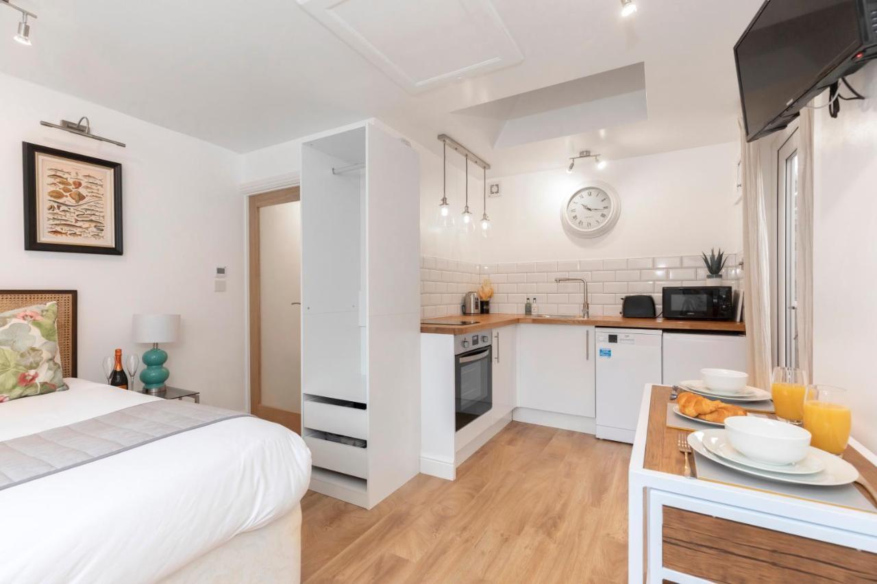 צ'לטנהם Modern Self Contained Studio Home מראה חיצוני תמונה
