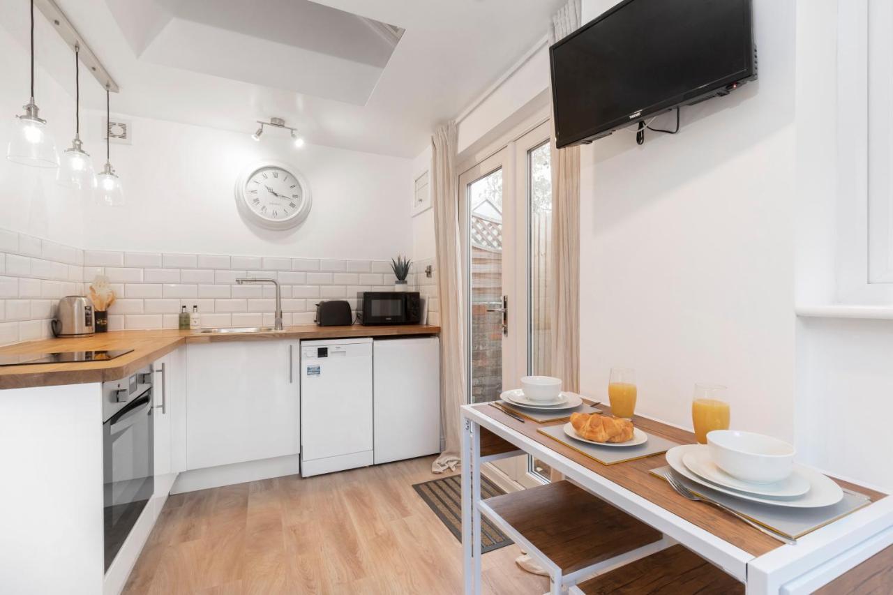 צ'לטנהם Modern Self Contained Studio Home מראה חיצוני תמונה