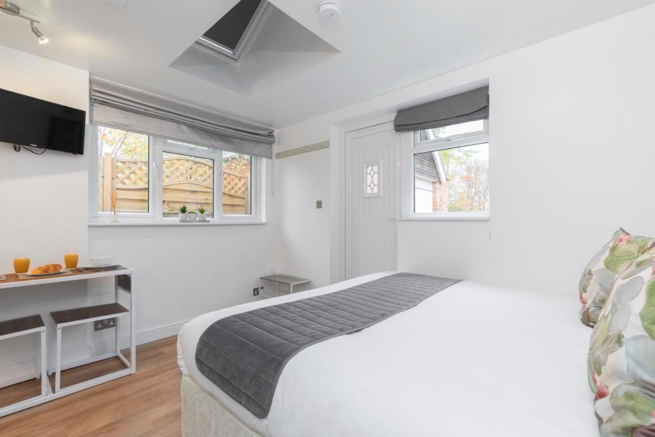 צ'לטנהם Modern Self Contained Studio Home מראה חיצוני תמונה