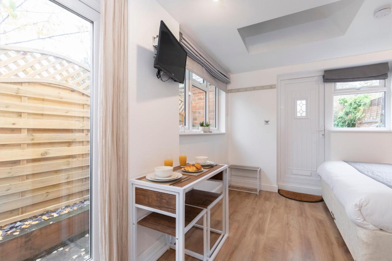 צ'לטנהם Modern Self Contained Studio Home מראה חיצוני תמונה